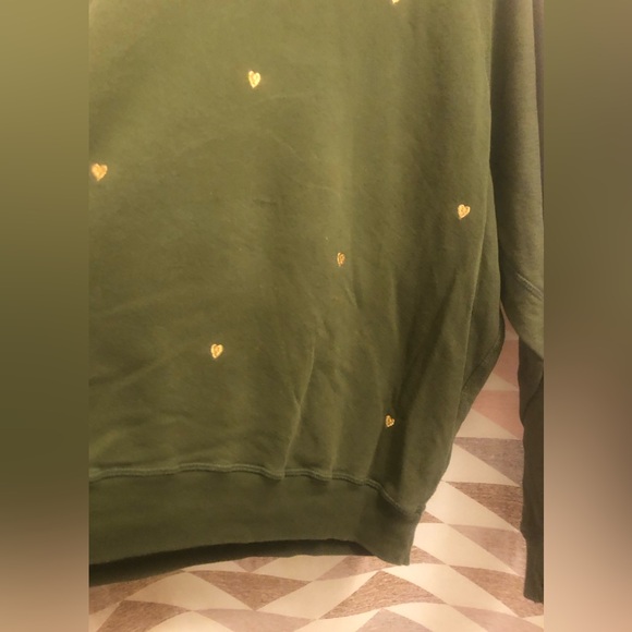 🤩 “THE GREAT” SIZE 3 GREEN SWEATSHIRT W/ EMBROIDERED ❤️’s! 🌟 - Picture 5 of 16